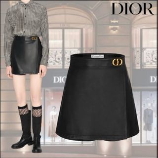 クリスチャンディオール(Christian Dior)のChristian Dior ★レザー★CDバックル ラップショートパンツ(ショートパンツ)