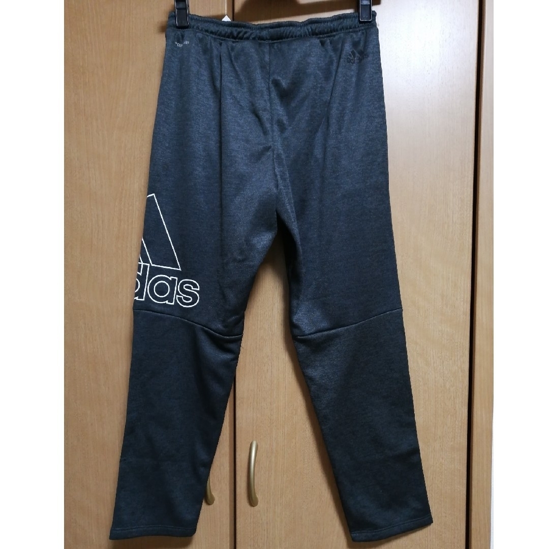 adidas(アディダス)の【新品】アディダス クライマウォーム スウェットパンツ(裏フリース) 150 キッズ/ベビー/マタニティのキッズ服男の子用(90cm~)(パンツ/スパッツ)の商品写真