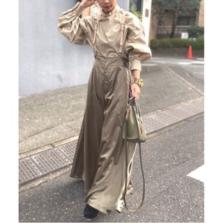 アメリヴィンテージ(Ameri VINTAGE)のAMERI SLENDER SUSPENDER PANTS M カーキ(カジュアルパンツ)