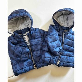 ベビーギャップ(babyGAP)のGAP babyディズニーミッキーダウンネイビー80cm双子ちゃん2枚セット(ジャケット/コート)