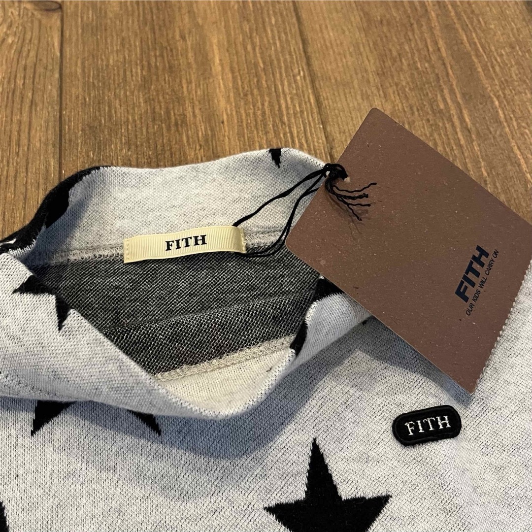 FITH(フィス)の【新品】フィス✳︎ 星柄✳︎スムースジャガード✳︎モックネック✳︎長袖Tシャツ キッズ/ベビー/マタニティのキッズ服男の子用(90cm~)(Tシャツ/カットソー)の商品写真