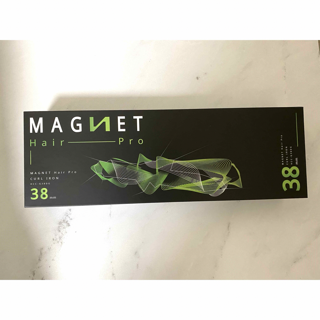 magneT(マグネット)のマグネットヘアプロ カールアイロン 38mm HCC-G38DG スマホ/家電/カメラの美容/健康(ヘアアイロン)の商品写真