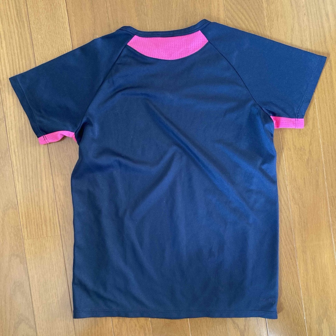 NIKE(ナイキ)のNIKE スポーツTシャツ　フィットネス レディースのトップス(Tシャツ(半袖/袖なし))の商品写真