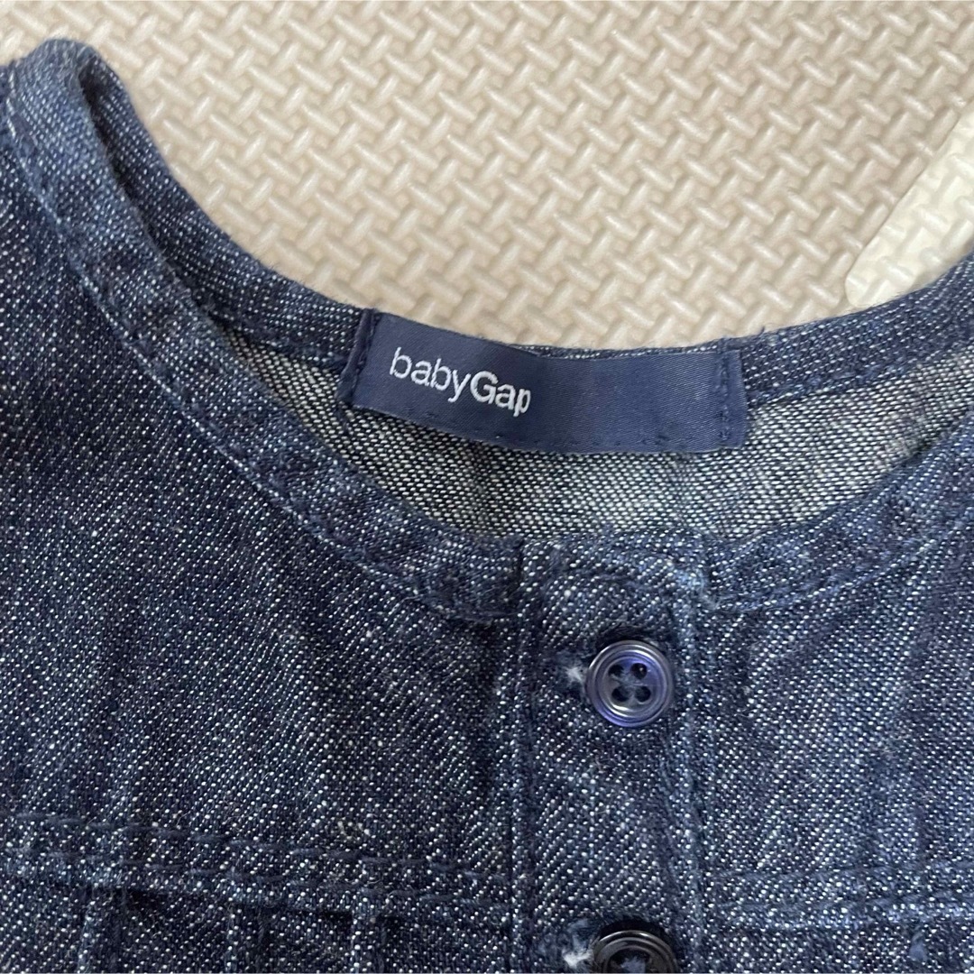 babyGAP(ベビーギャップ)のBABY GAP デニムワンピース　ベビーワンピース キッズ/ベビー/マタニティのベビー服(~85cm)(ワンピース)の商品写真