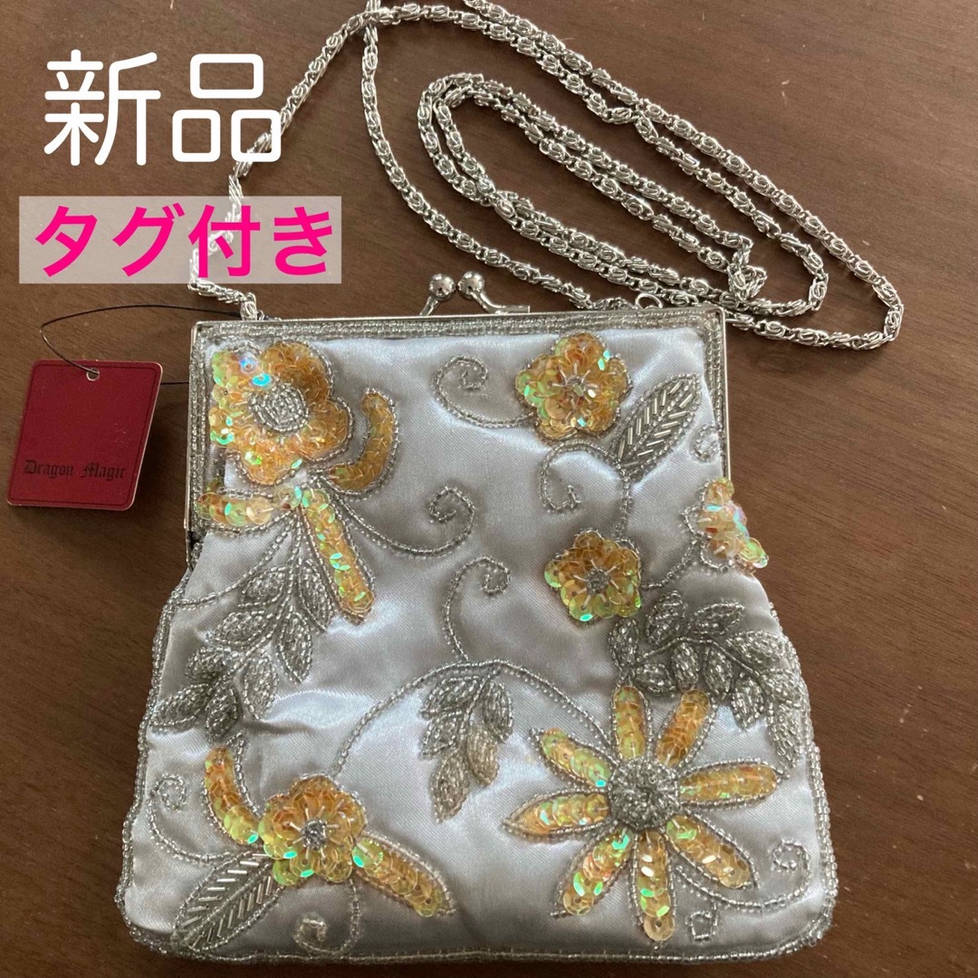 GRACE CONTINENTAL(グレースコンチネンタル)のタグ付き新品★ビーズ刺繍がかわいいミニバッグ★ミニショルダー★ビーズポシェット レディースのバッグ(ショルダーバッグ)の商品写真