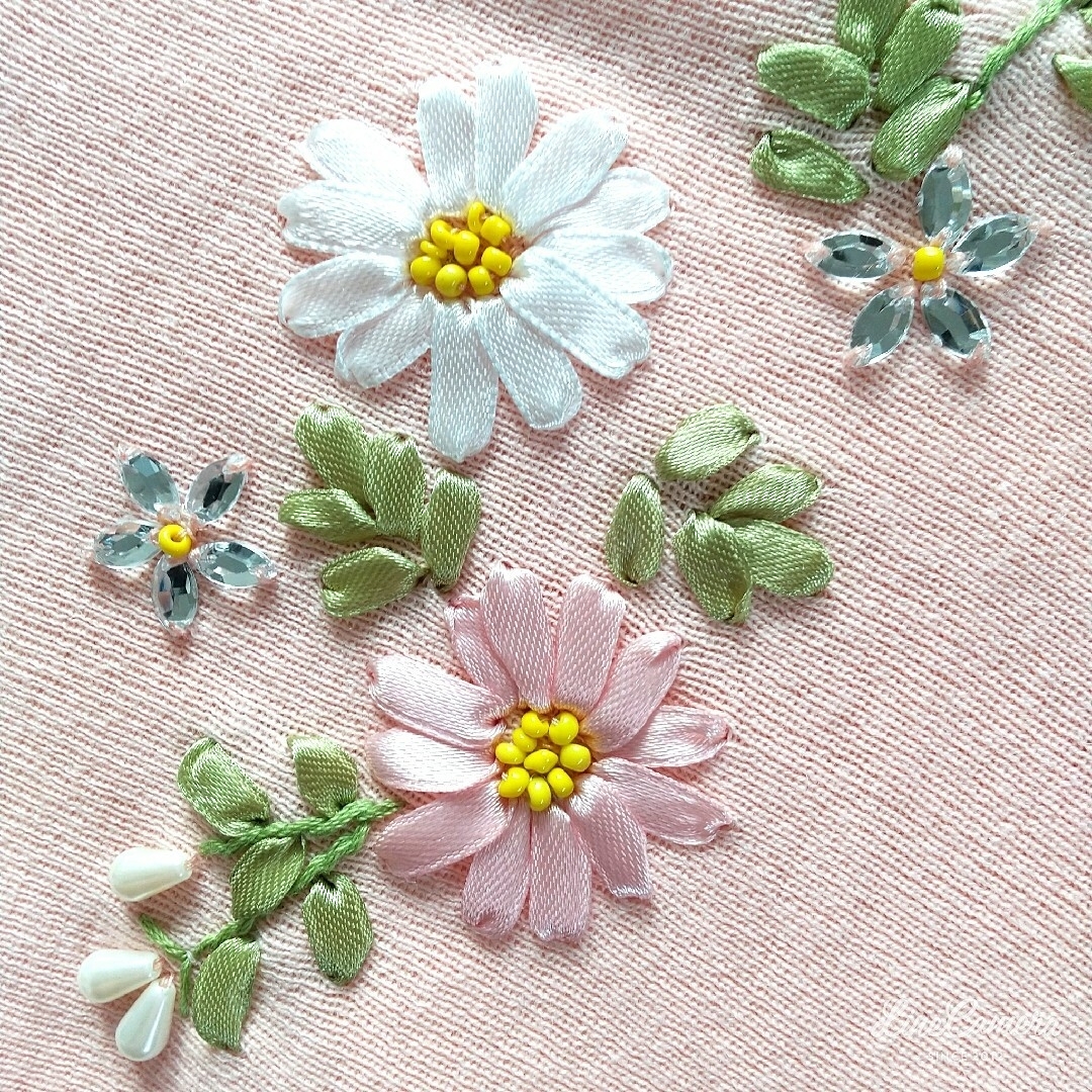 新品タグ付　ローズティアラ　ニット　刺繍　ビーズ　花　大きいサイズ　匿名配送