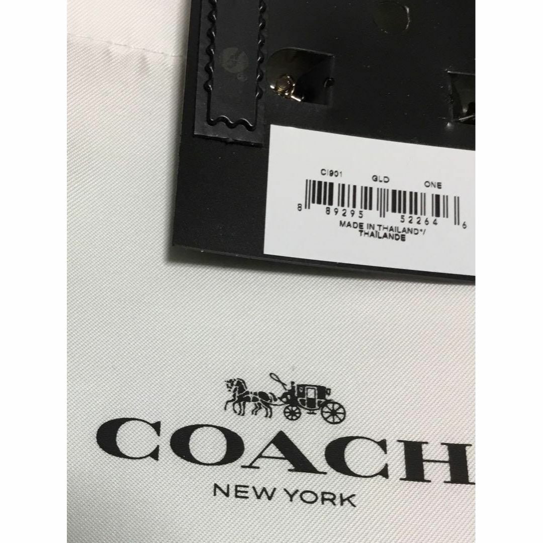 COACH(コーチ)の新品　ショッパー付　COACH コーチ　Cロゴ　ゴールドピアス レディースのアクセサリー(ピアス)の商品写真