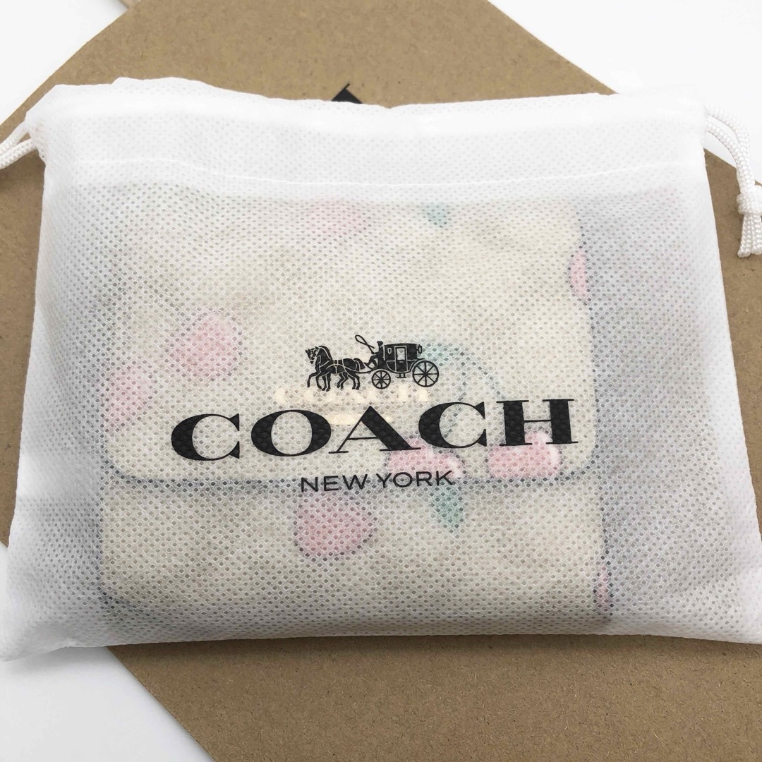 COACH(コーチ)の【COACH☆新作】スモール トライフォールド☆シグネチャー ☆ハート チェリー レディースのファッション小物(財布)の商品写真