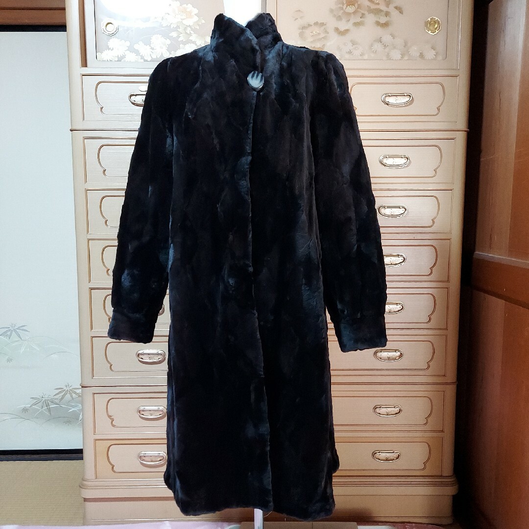 リアル シェアードミンクファーロングコート ブラック ダイヤプリント レディースのジャケット/アウター(毛皮/ファーコート)の商品写真
