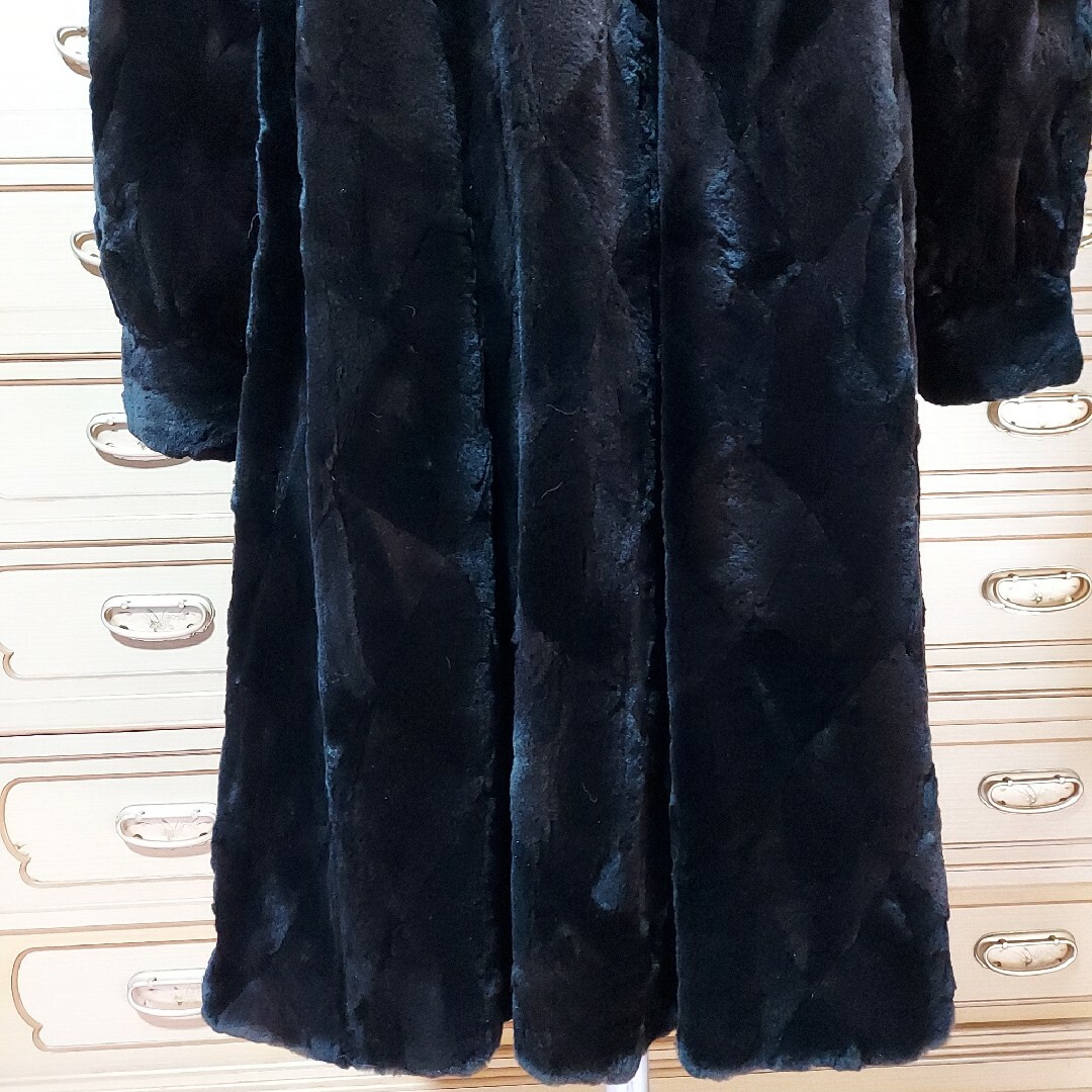 リアル シェアードミンクファーロングコート ブラック ダイヤプリント レディースのジャケット/アウター(毛皮/ファーコート)の商品写真