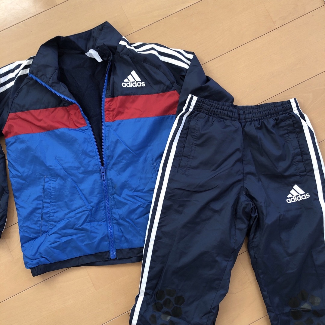 adidas(アディダス)のenjoy costa様専用アディダス　ウインドブレーカー　サイズ130 キッズ/ベビー/マタニティのキッズ服男の子用(90cm~)(その他)の商品写真