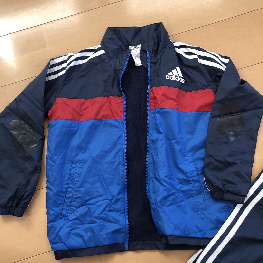 adidas(アディダス)のenjoy costa様専用アディダス　ウインドブレーカー　サイズ130 キッズ/ベビー/マタニティのキッズ服男の子用(90cm~)(その他)の商品写真