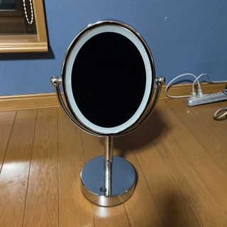 コイズミ(KOIZUMI)のコイズミ LEDライト付き拡大鏡  中古(卓上ミラー)