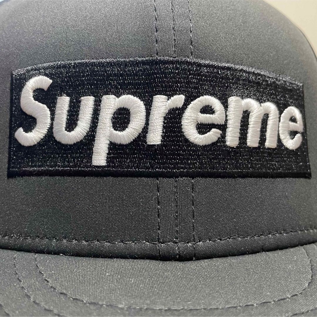 Supreme(シュプリーム)のSupreme Newera Earflap Box Logo  “BLACK” メンズの帽子(キャップ)の商品写真