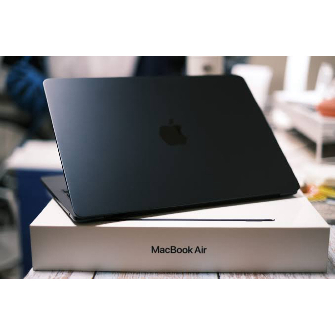 Apple(アップル)のApple MacBook Air 2022 512GB A2681 スマホ/家電/カメラのPC/タブレット(ノートPC)の商品写真