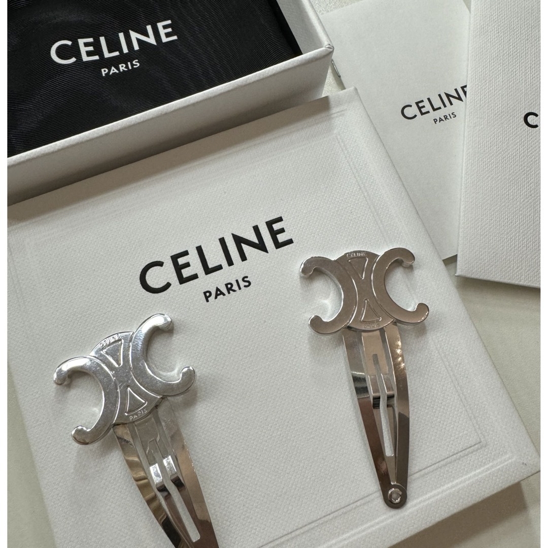 celine(セリーヌ)のともちゃん様専用CELINE セリーヌ トリオンフ スナップ ヘアクリップ  レディースのヘアアクセサリー(バレッタ/ヘアクリップ)の商品写真