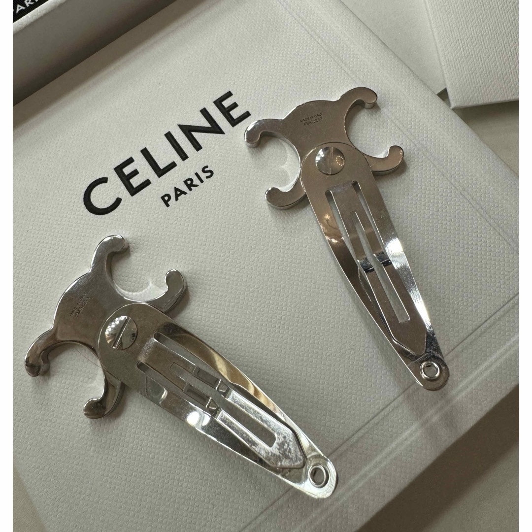 celine(セリーヌ)のともちゃん様専用CELINE セリーヌ トリオンフ スナップ ヘアクリップ  レディースのヘアアクセサリー(バレッタ/ヘアクリップ)の商品写真