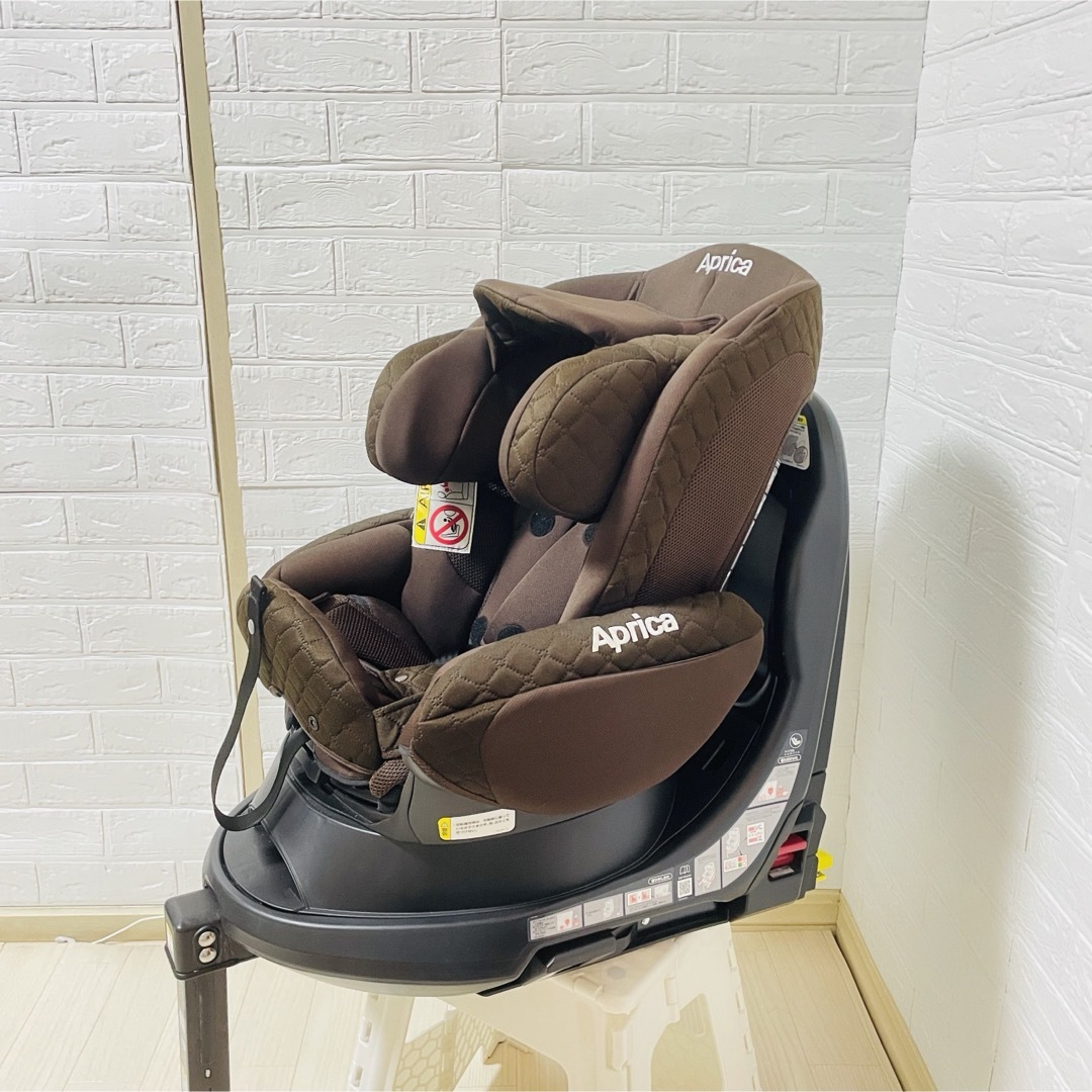 Aprica(アップリカ)の【美品】アップリカ チャイルドシート フラディアグロウ ISOFIX ブラウン キッズ/ベビー/マタニティの外出/移動用品(自動車用チャイルドシート本体)の商品写真