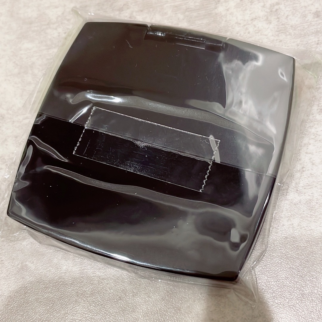 Kiehl's(キールズ)のキールズ ノベルティー コンパクトミラー レディースのファッション小物(ミラー)の商品写真