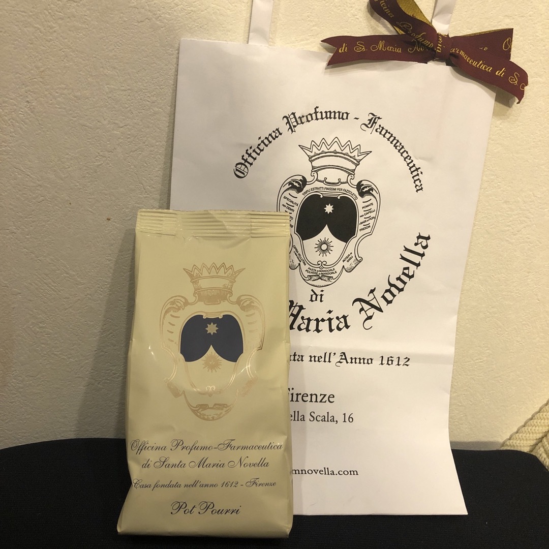 Santa Maria Novella(サンタマリアノヴェッラ)の【新品】 サンタマリアノヴェッラ　ポプリ　詰め替え用　100g  玄関　芳香剤 コスメ/美容のリラクゼーション(お香/香炉)の商品写真