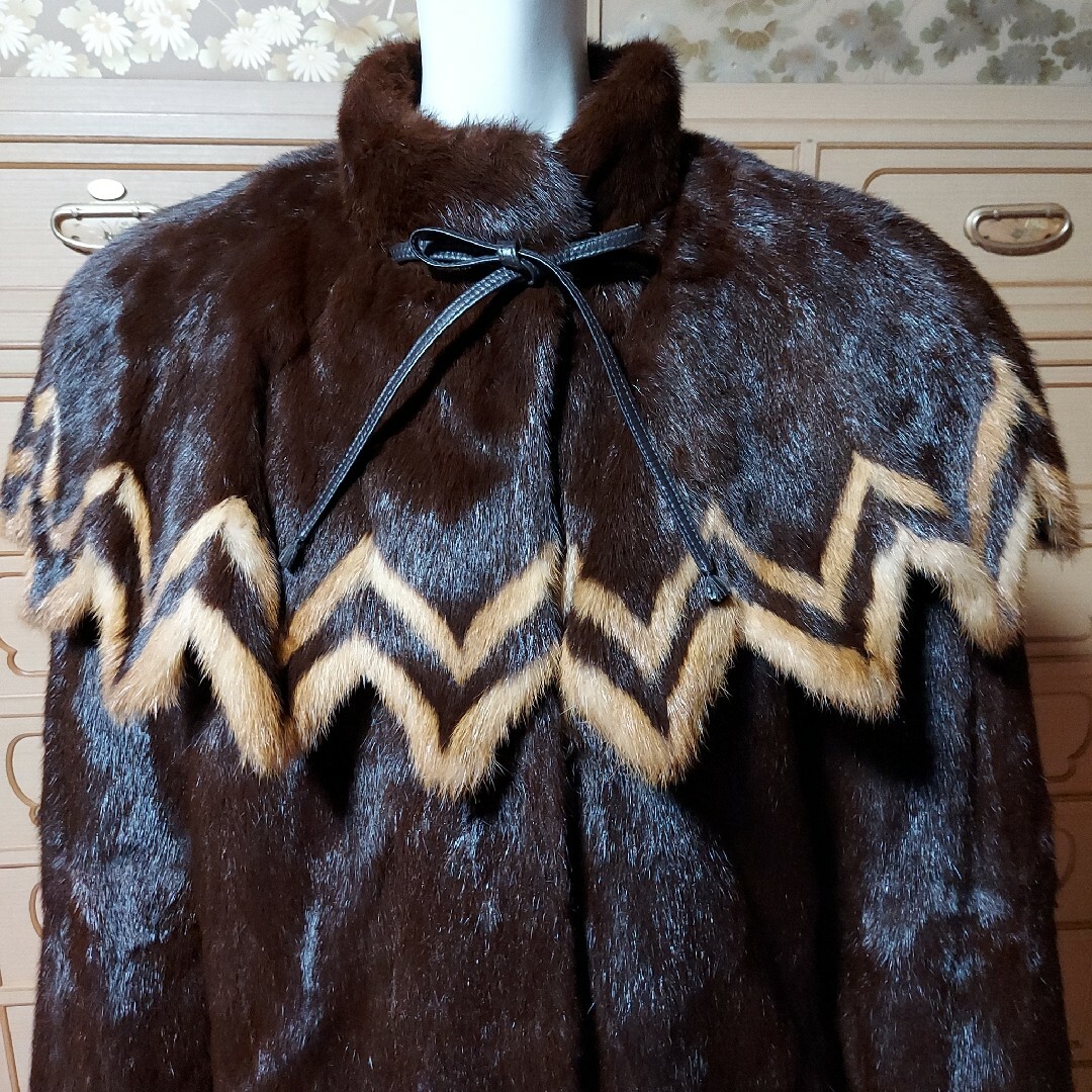 リアル ミンクファー ケープ リボン付きコート  レアデザイン レディースのジャケット/アウター(毛皮/ファーコート)の商品写真