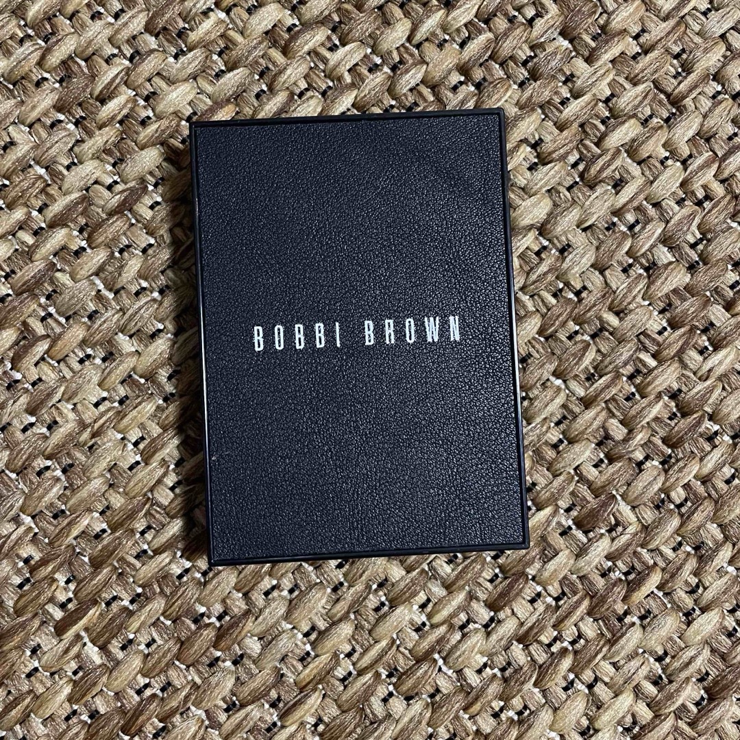 BOBBI BROWN(ボビイブラウン)の【BOBBI BROWN】エッセンシャルマルチカラーアイシャドウパレット コスメ/美容のベースメイク/化粧品(アイシャドウ)の商品写真