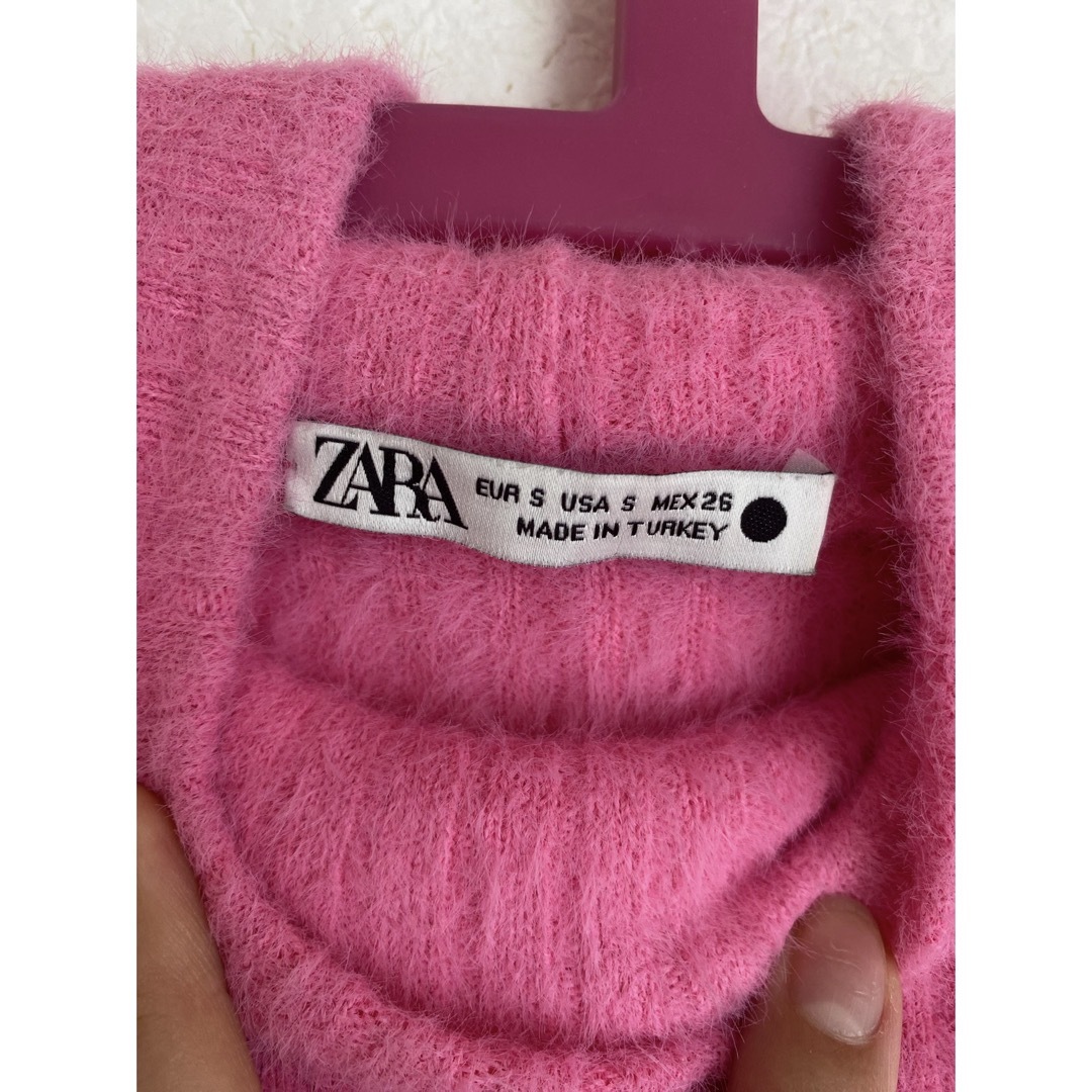 ZARA(ザラ)のZARA sleeve fuzzy sweater ピンク 半袖 フェザー レディースのトップス(ニット/セーター)の商品写真