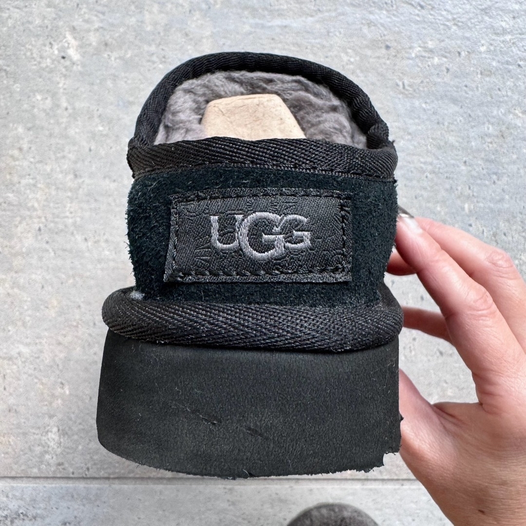 UGG(アグ)の【美品】FRAMeWORK別注 UGG CLASSIC SLIPPER 6  レディースの靴/シューズ(スリッポン/モカシン)の商品写真