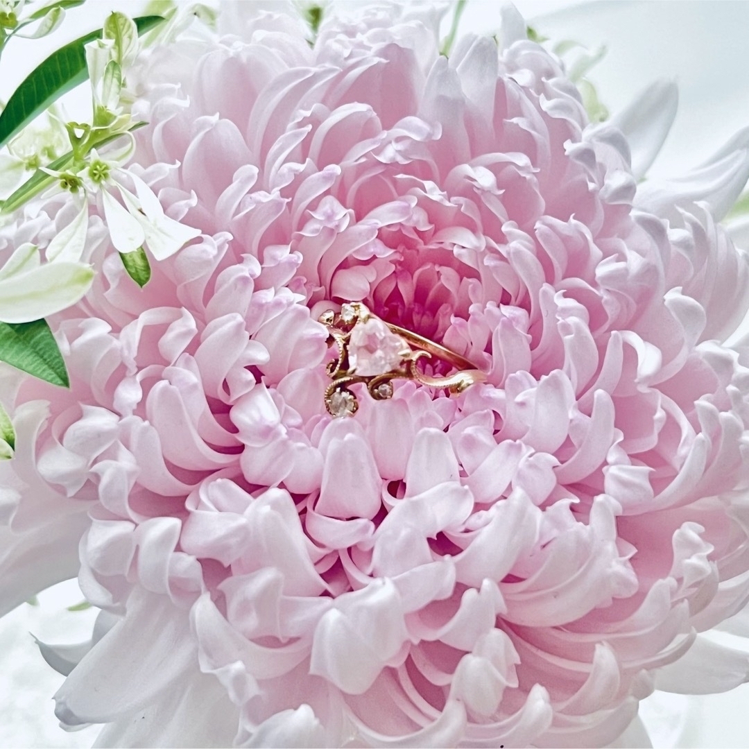 桜色🌸トップカラーモルガナイト18Kリング】ハートのツボミ、ヒロインの輝きリング レディースのアクセサリー(リング(指輪))の商品写真