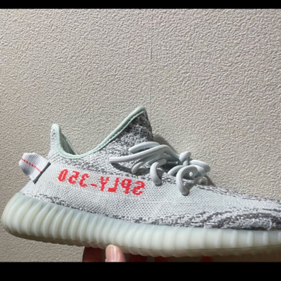 adidas(アディダス)のadidas YEEZY Boost 350 V2    レディースの靴/シューズ(スニーカー)の商品写真