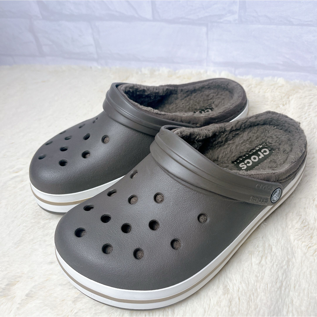 crocs(クロックス)の《美品》 クロックス マンモス 24cm相当 レディースの靴/シューズ(サンダル)の商品写真