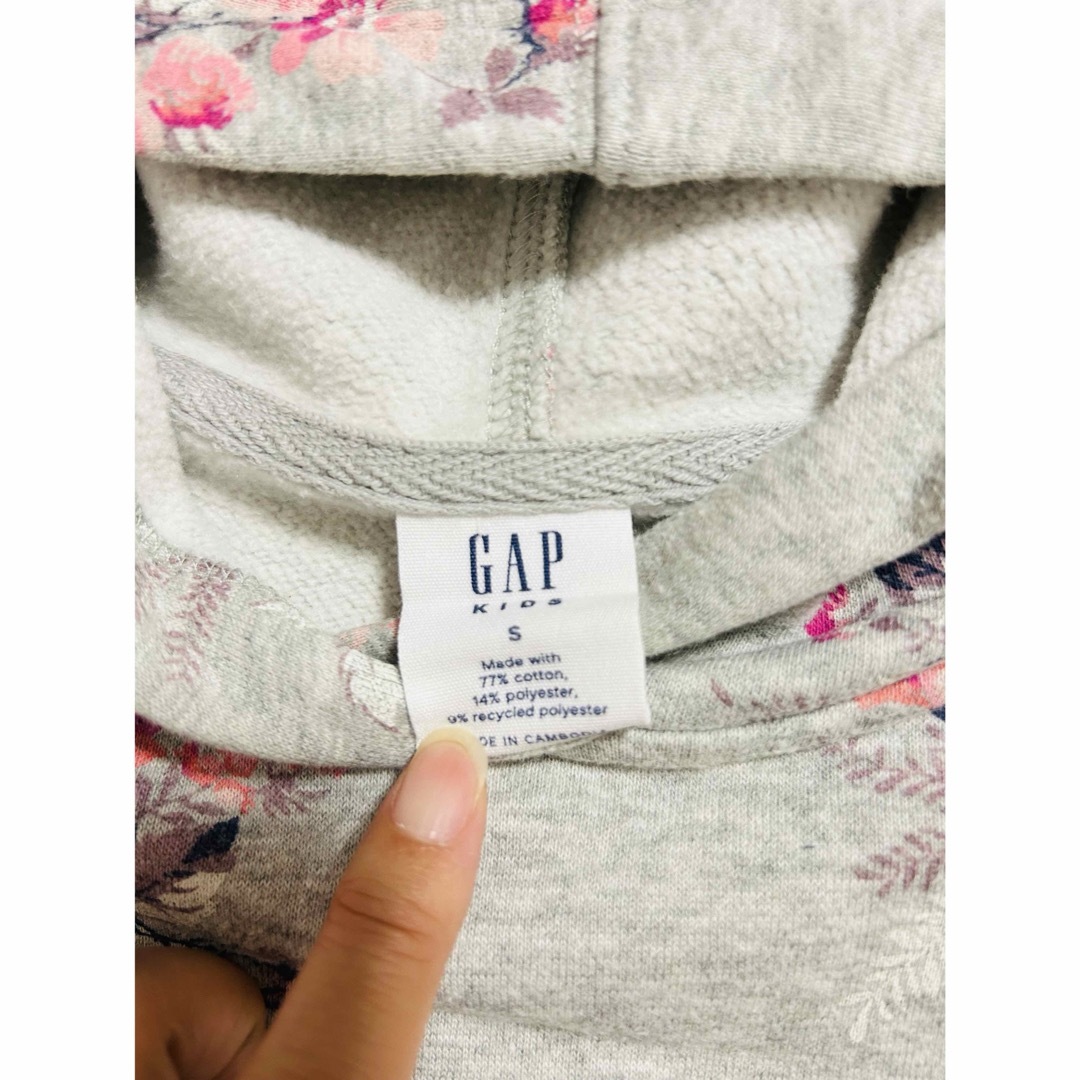 GAP(ギャップ)の花柄チュニックパーカー★GAP☆ギャップ キッズ/ベビー/マタニティのキッズ服女の子用(90cm~)(Tシャツ/カットソー)の商品写真