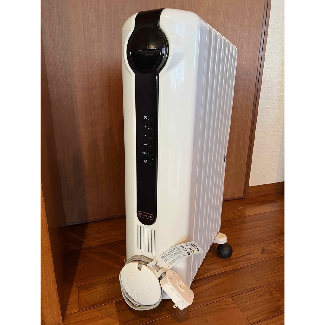 値下げ　美品　DeLonghi デロンギ　オイルヒーター　JRE0812番号４２８