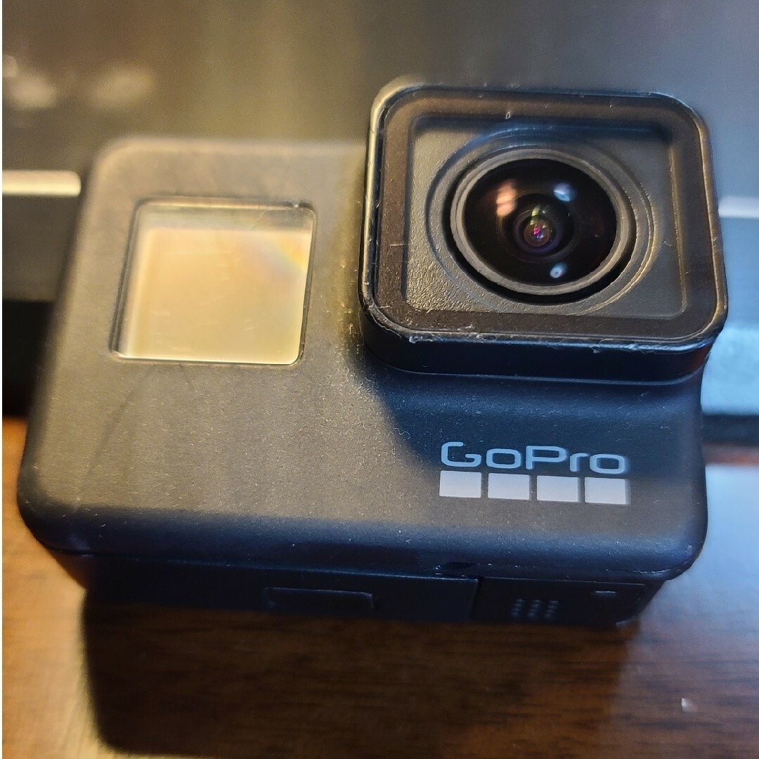 GoPro(ゴープロ)のGoPro Hero 7 Black 本体 バッテリー 専用ケース スマホ/家電/カメラのカメラ(ビデオカメラ)の商品写真