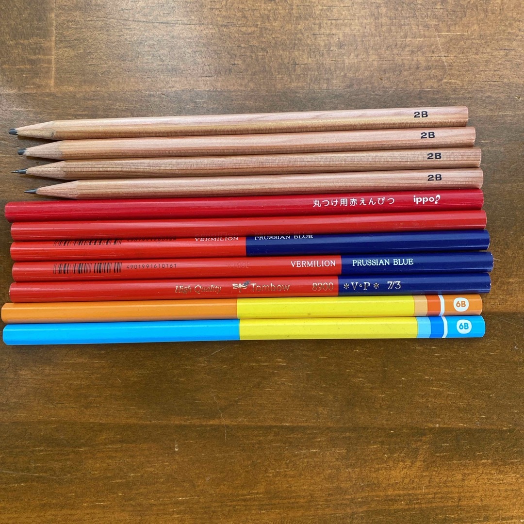 トンボ鉛筆(トンボエンピツ)の丸つけ赤えんぴつ　6B、2B鉛筆ミックス エンタメ/ホビーのアート用品(鉛筆)の商品写真