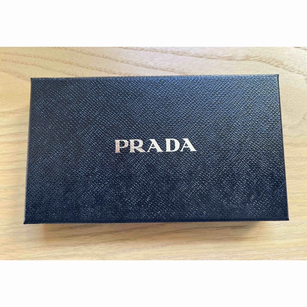 PRADA(プラダ)のプラダスマホケース空箱 インテリア/住まい/日用品のインテリア小物(小物入れ)の商品写真