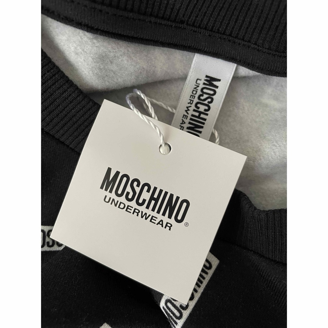 【新品】MOSCHINO  ブラック スウェット 薄手トレーナー