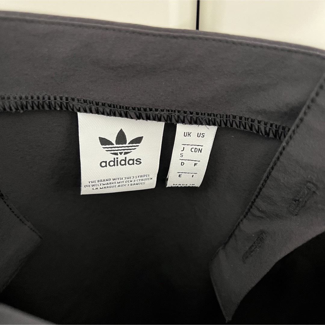 adidas(アディダス)のチノ スカート [skirt] アディダスオリジナルス レディースのスカート(ひざ丈スカート)の商品写真