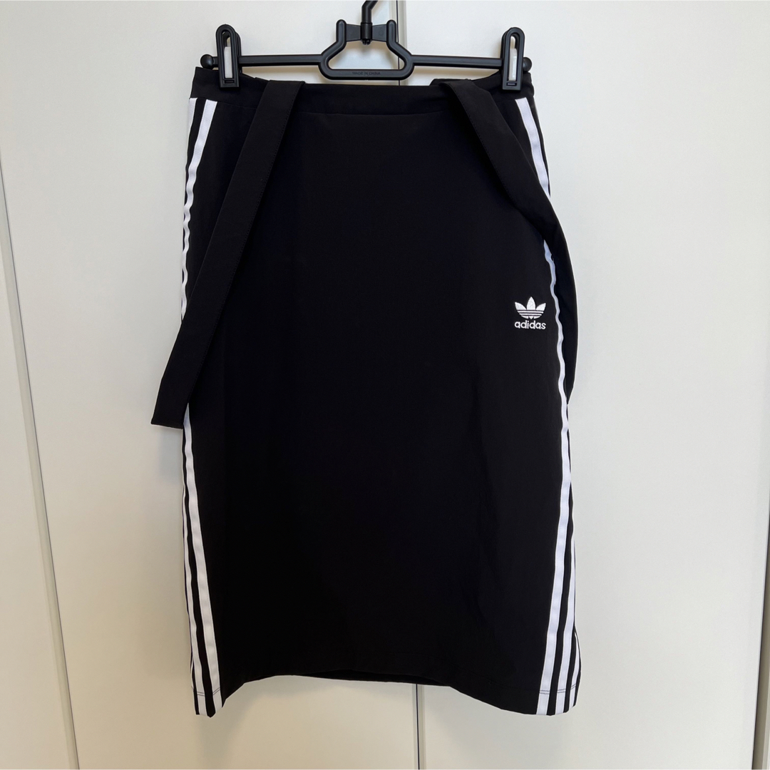 adidas(アディダス)のチノ スカート [skirt] アディダスオリジナルス レディースのスカート(ひざ丈スカート)の商品写真