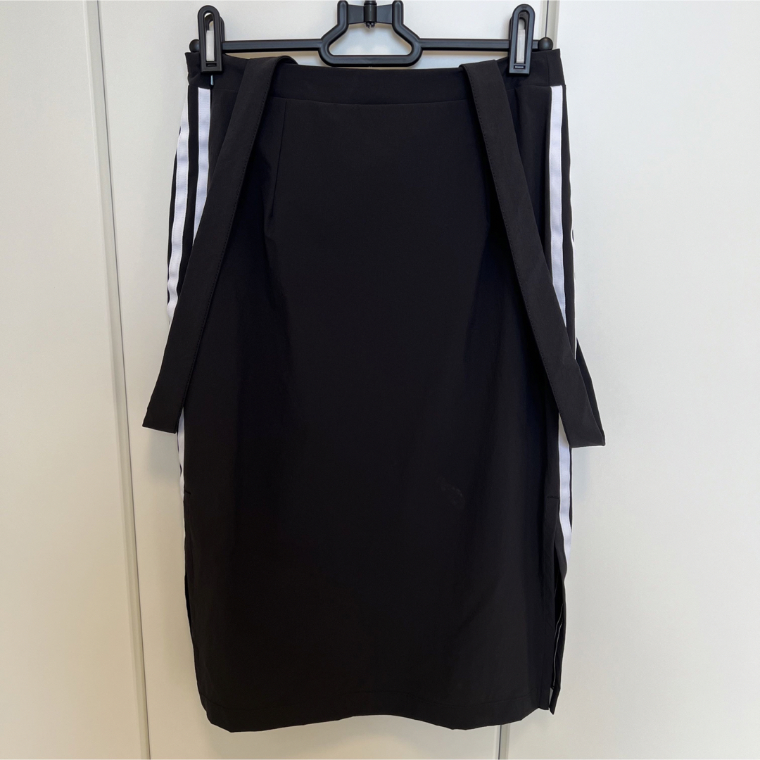 adidas(アディダス)のチノ スカート [skirt] アディダスオリジナルス レディースのスカート(ひざ丈スカート)の商品写真