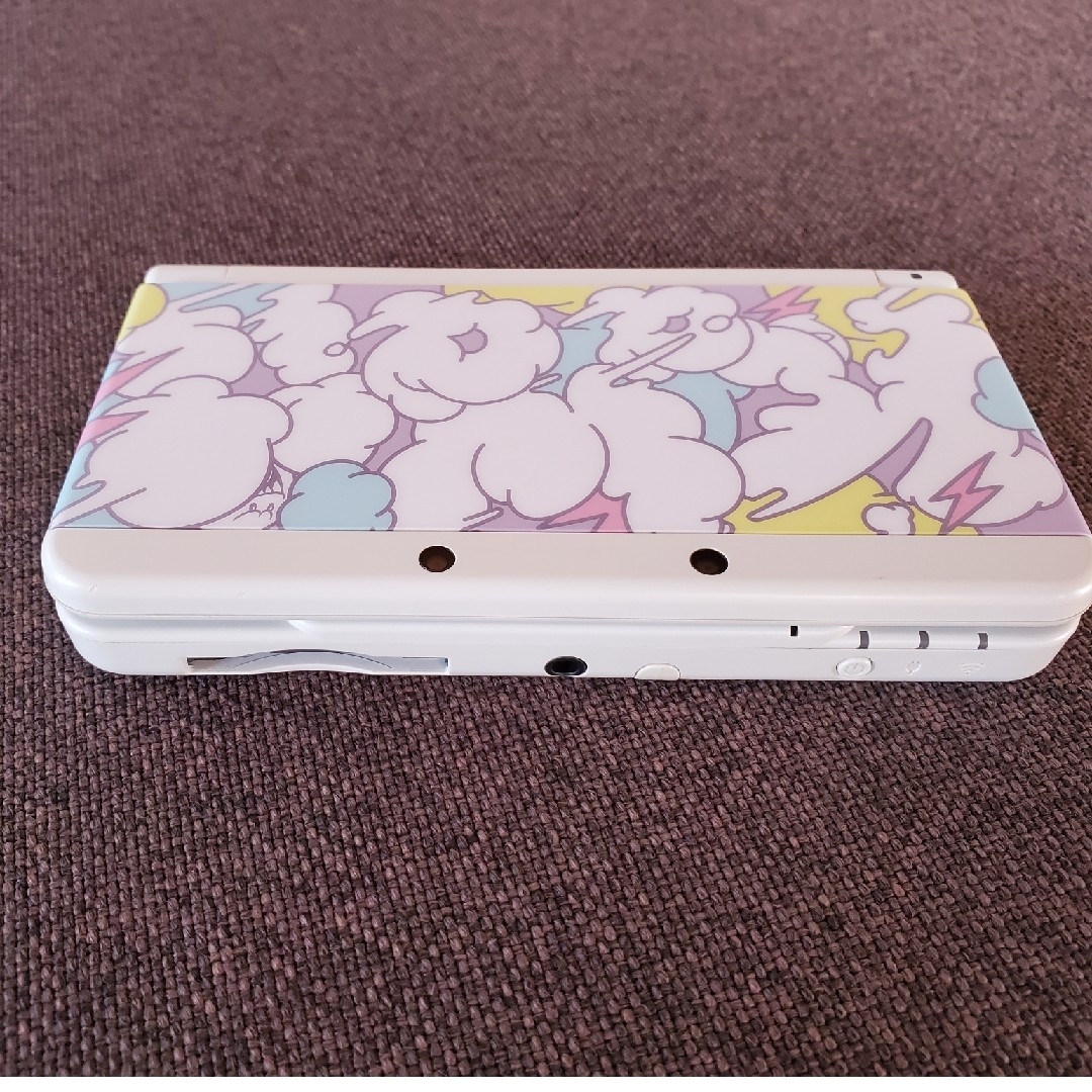 ニンテンドー3DS(ニンテンドー3DS)のニンテンドー3DS　本体のみ(SD付) エンタメ/ホビーのゲームソフト/ゲーム機本体(携帯用ゲーム機本体)の商品写真