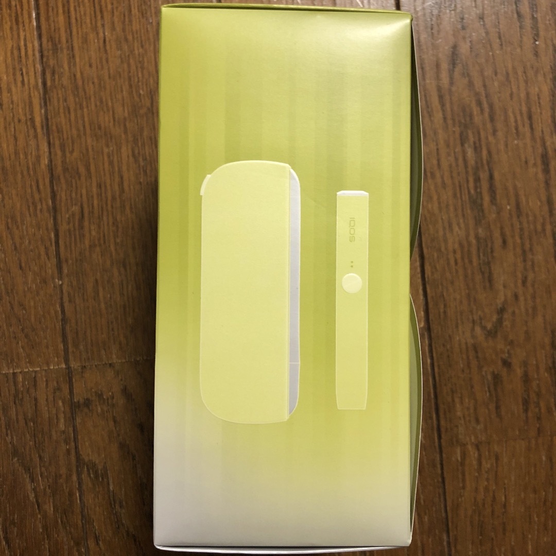 IQOS(アイコス)の新品未開封品　IQOS lLUMA BRIGHT メンズのファッション小物(タバコグッズ)の商品写真