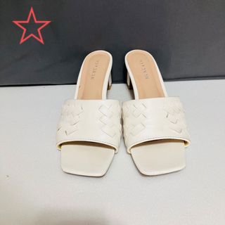 シマムラ(しまむら)の【 美品 】編み込み ♡ 低反発 ♡ ミュール ♡ サンダル(サンダル)