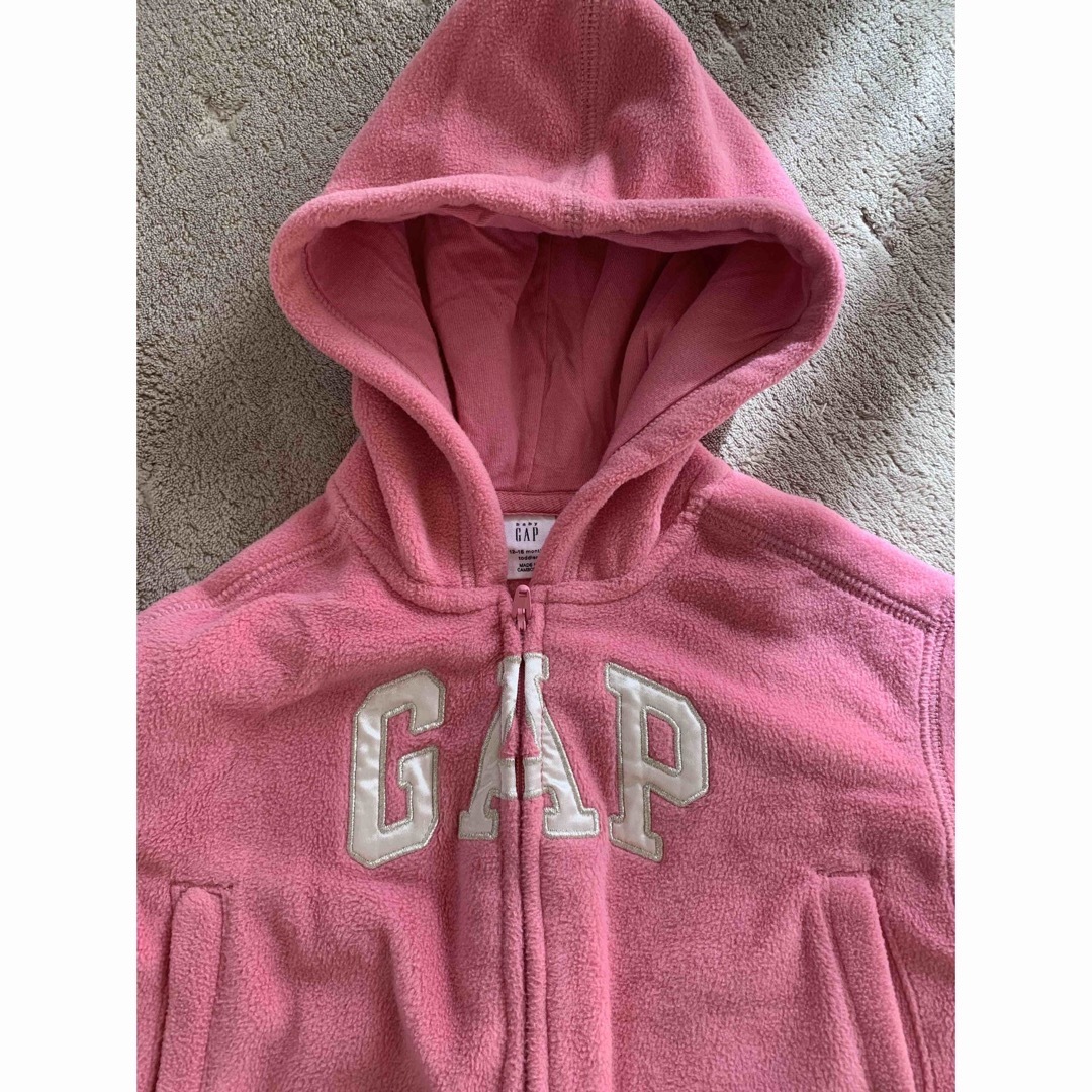 GAP Kids(ギャップキッズ)のGAP 女の子　パーカー キッズ/ベビー/マタニティのベビー服(~85cm)(トレーナー)の商品写真