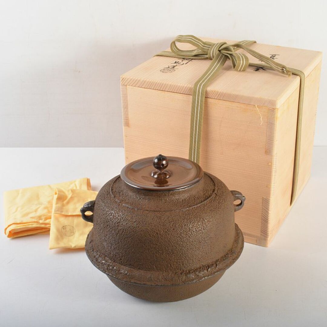 茶道具 釜師 和田美之助造 真形羽釜 共布共箱 M R6644B 茶道具 釜師 和田美之助造 真形羽釜 共布共箱 M R6644B