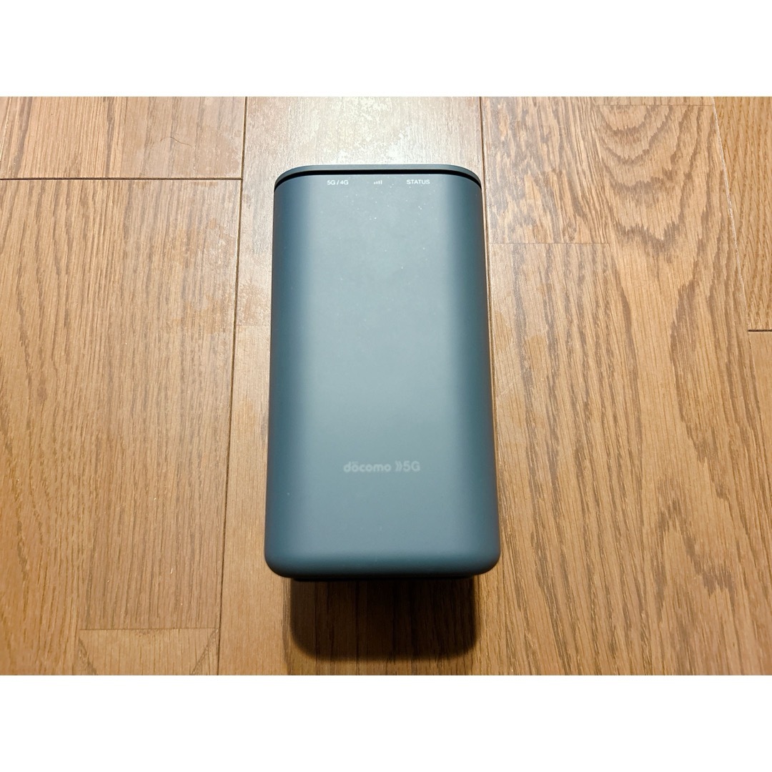 NTTdocomo(エヌティティドコモ)のNTT docomo SHARP home 5G HR01 ダークグレー スマホ/家電/カメラのPC/タブレット(PC周辺機器)の商品写真