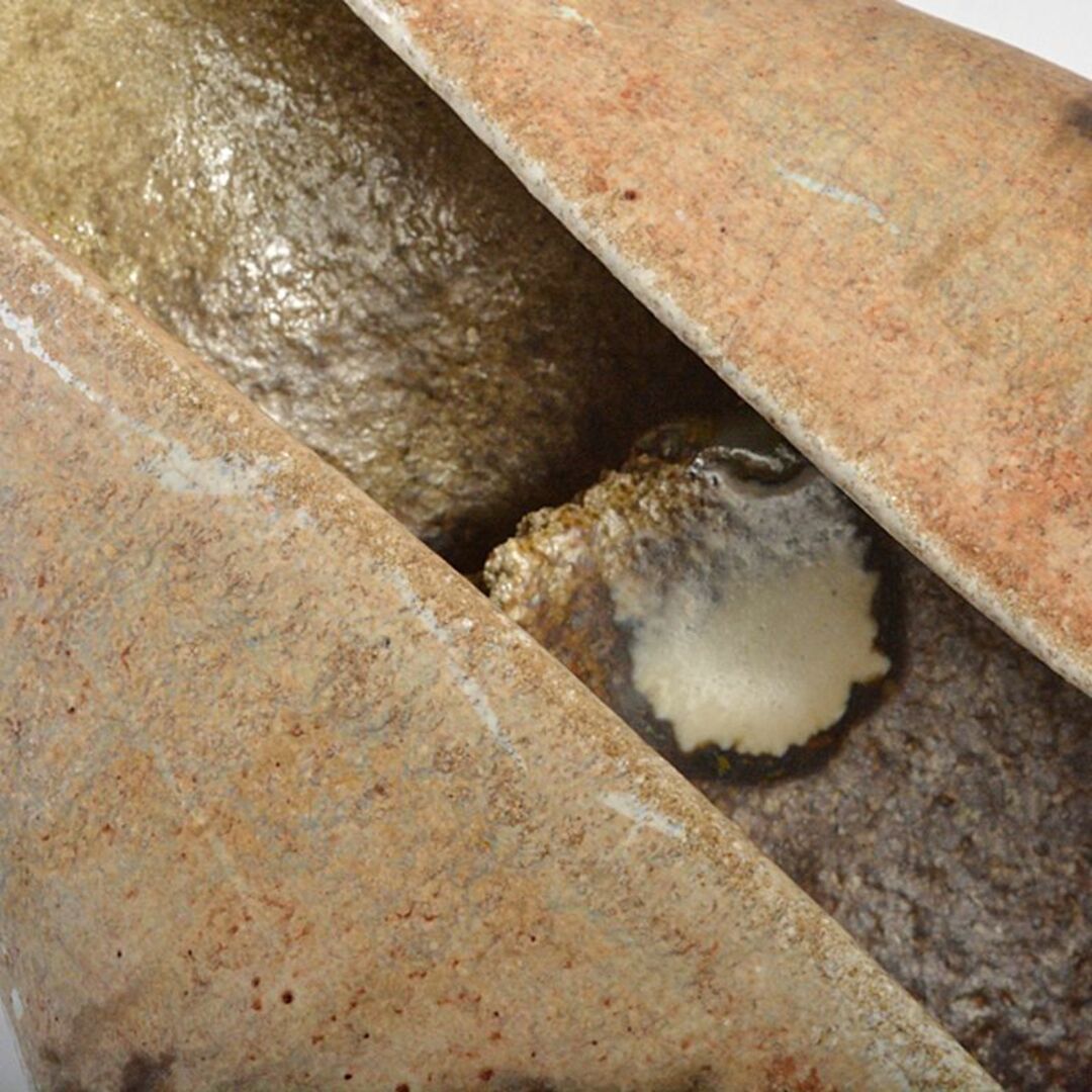 唐津焼 古唐津 釉垂れ 手びねり 変形碗 時代箱付 C R6652 美術品 唐津焼 古唐津 釉垂れ 手びねり 変形碗 時代箱付 C R6652 美術品