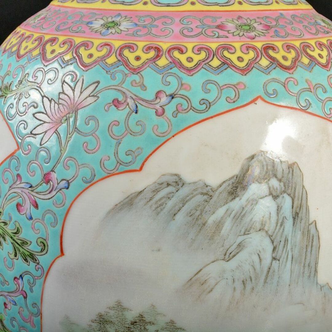 中国 中国景徳鎮製款 粉彩 花弁山水文盤口瓶 M R6661B 中国 中国景徳鎮製款 粉彩 花弁山水文盤口瓶 M R6661B