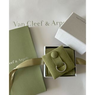 ヴァンクリーフアンドアーペル(Van Cleef & Arpels)の人気ペルレリング！18KWG・新品52(リング(指輪))