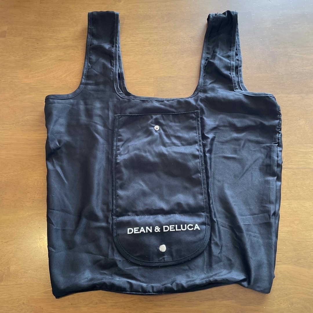 DEAN & DELUCA(ディーンアンドデルーカ)のDEAN＆DELUCA 折り畳みエコバッグ　黒 レディースのバッグ(エコバッグ)の商品写真